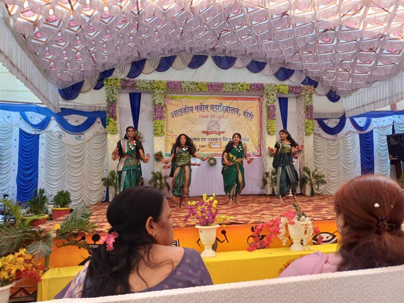 शासकीय नवीन महाविद्यालय, बोरी में शैक्षणिक सत्र 2025–26 के अंतर्गत वार्षिक स्नेह सम्मेलन एवं पुरस्कार वितरण समारोह