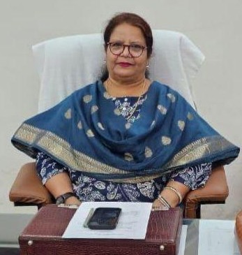  Dr.(Smt.) Qamar Talat